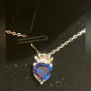 Elegant Blue Heart Pendant Necklace with Crown 👑 NEW
925
